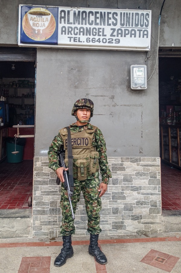 Soldado contrainsurgente en San José del Palmar