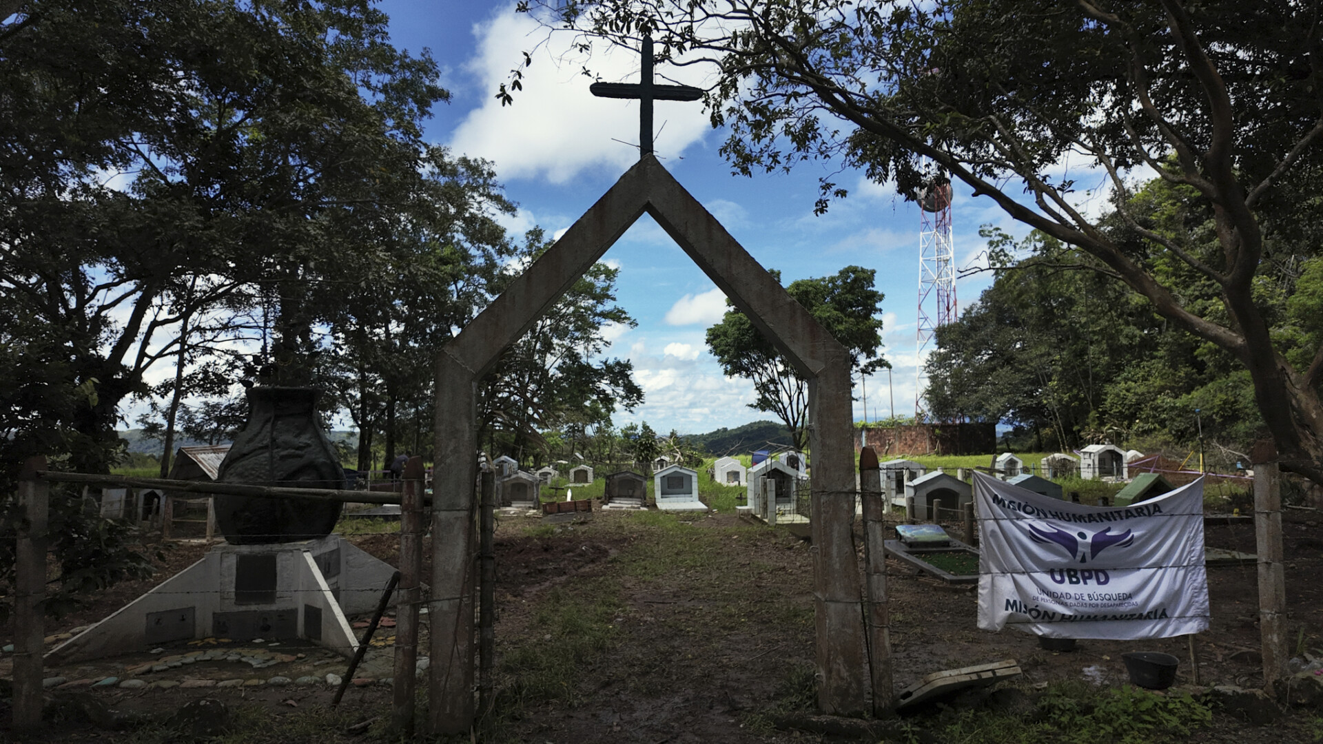 Entrada del cementerio comunitario de la vereda Miravalles, en El Castillo, Meta